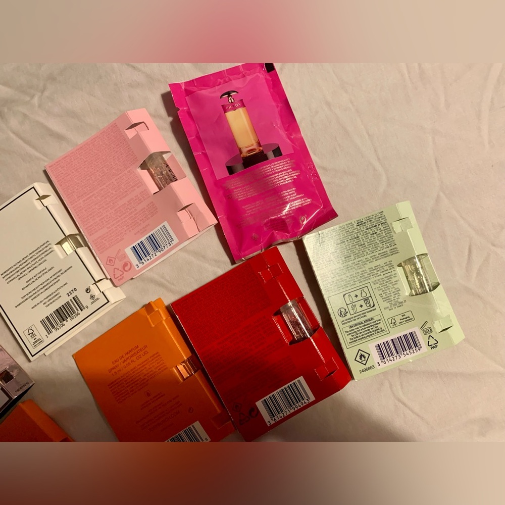 ✨Perfume Sample Bundle✨ - Picture 4 of 4